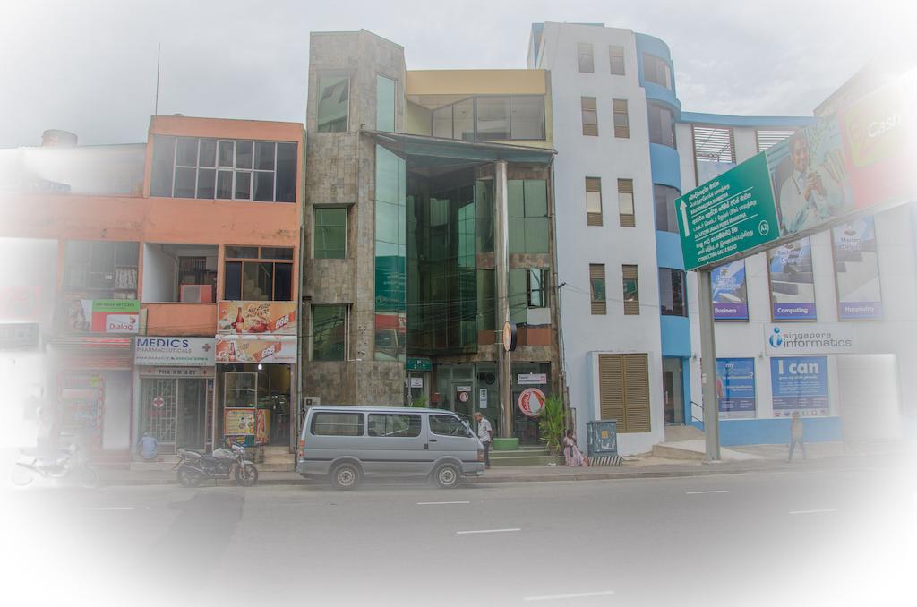 แบ็คแพค ลังกา Hostel โคลอมโบ ภายนอก รูปภาพ