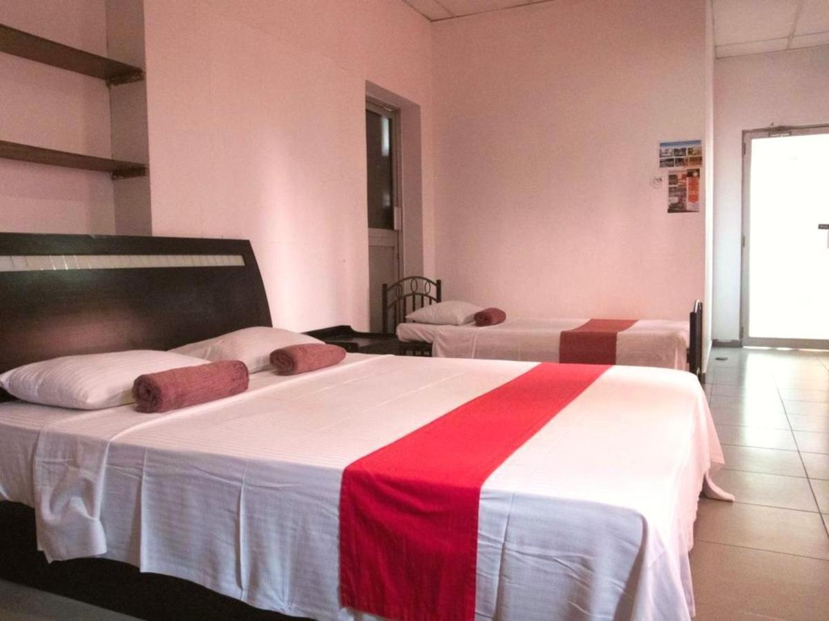 แบ็คแพค ลังกา Hostel โคลอมโบ ภายนอก รูปภาพ